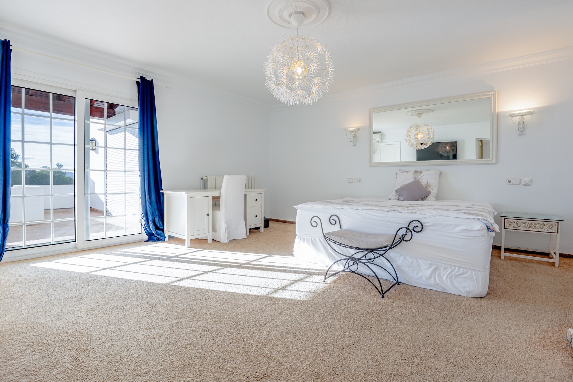 Resa Estates Ibiza sale te koop Villa hills Can Furnet bedroom 1.jpg